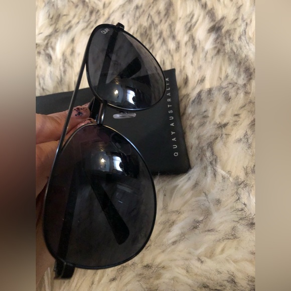 Quay Australia aviator glasses, all black metal. - Picture 3 of 5